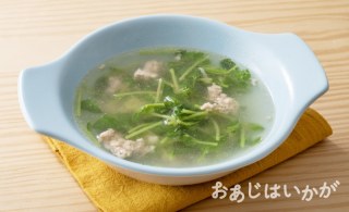 【7月】豆苗のしょうがそぼろスープ