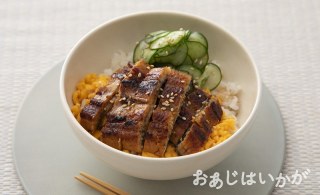 【8月】うなぎの三色丼