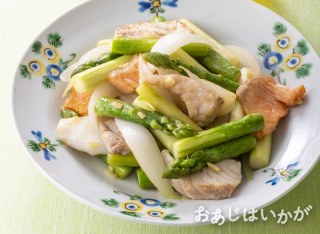 【3月特集】刺身と新玉ねぎ、アスパラの塩炒め
