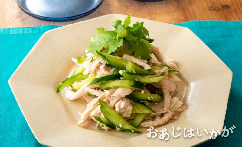 【6月】蒸し鶏ときゅうりのぬか漬けのナムル